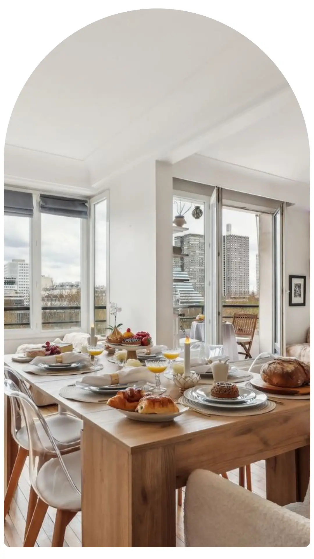 Table à manger avec petit déjeuner