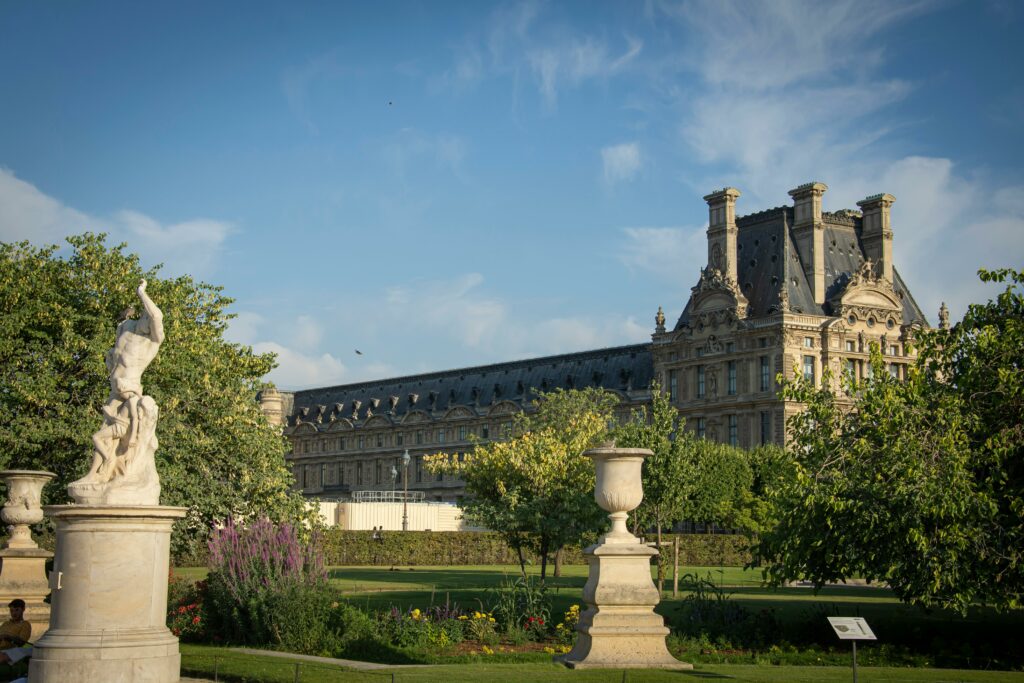 Maison de maître parmi les jardins à Paris