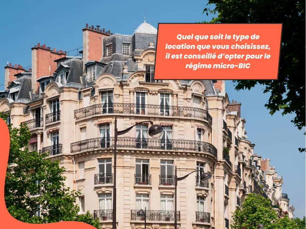 Immeuble haussmannien typique à Paris sous ciel bleu